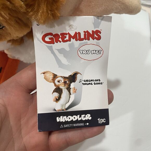Gremlins Gizmo Halloween W/Trick Or Treat Bag Walking Shuffling Themesong 9” NWT - Picture 3 of 6